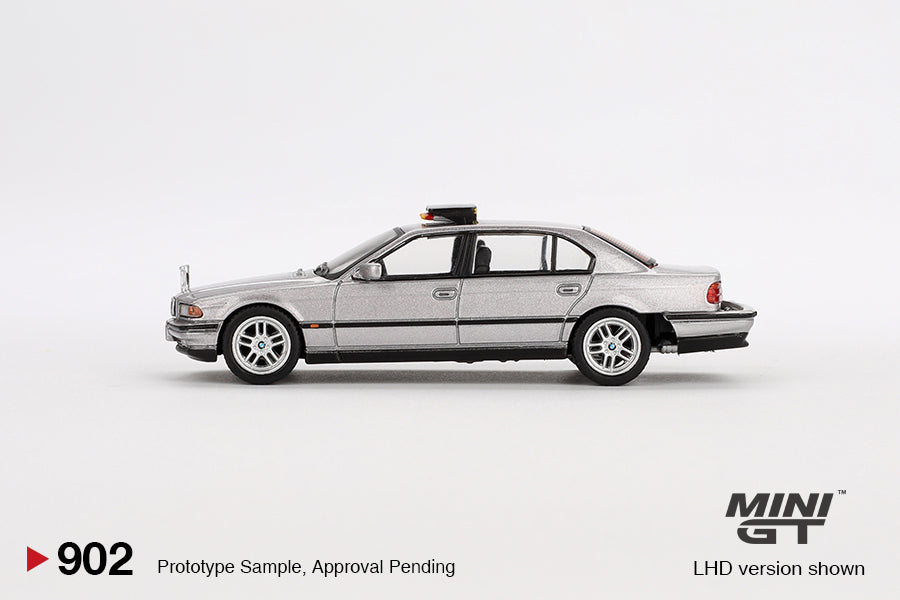 Mini GT BMW 750IL Tomorrow Never Dies Japanese Version MGT00902 1/64 Diecast