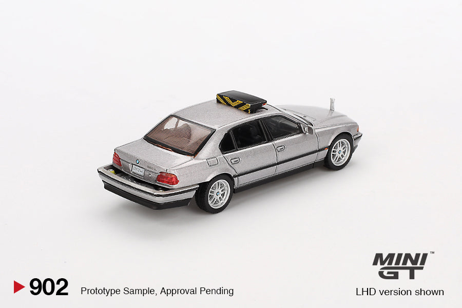 Mini GT BMW 750IL Tomorrow Never Dies Japanese Version MGT00902 1/64 Diecast