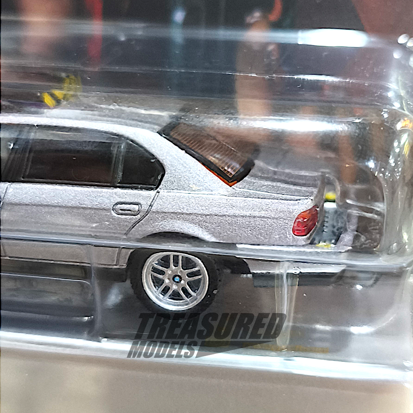 Mini GT BMW 750IL Tomorrow Never Dies Japanese Version MGT00902 1/64 Diecast