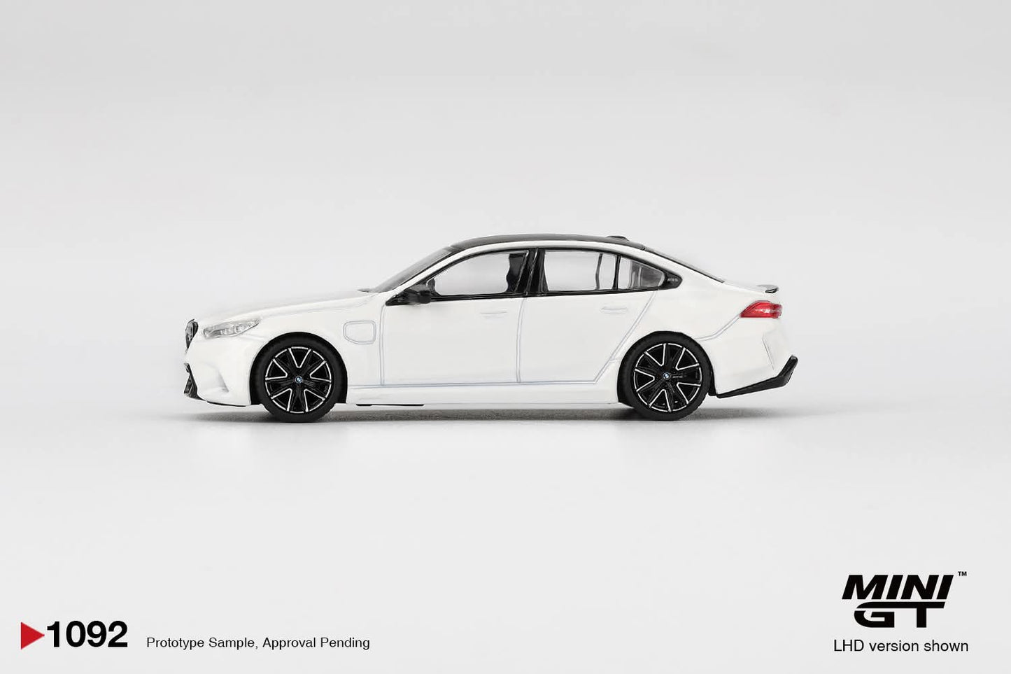 Mini GT BMW M5 Alpine White Blister Packaging MGT01092BL 1/64 Diecast