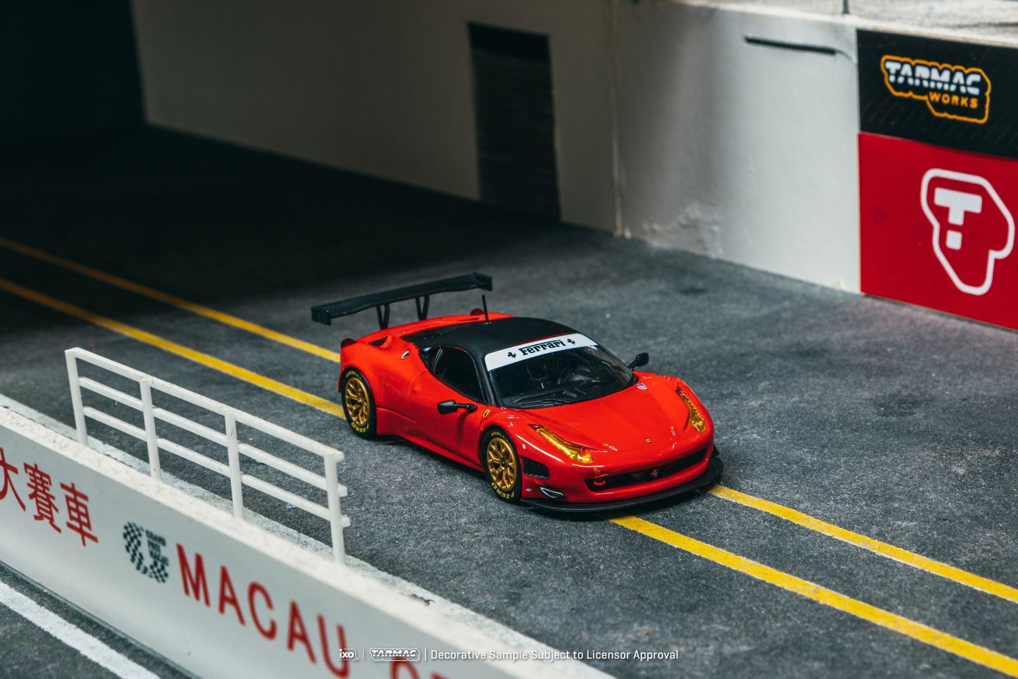 Tarmac Works Ferrari 458 Italia GT3 Red Collaboration w IXO models T64R-073-RE 1/64 Diecast