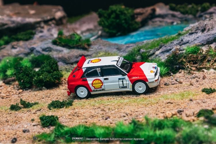 Tarmac Works Lancia Delta HF Integrale Mogürt-Salgó Rallye 1993 Winner László Sen Ranga - Ernő Büki T64G-049-93MSR01 1/64 Diecast