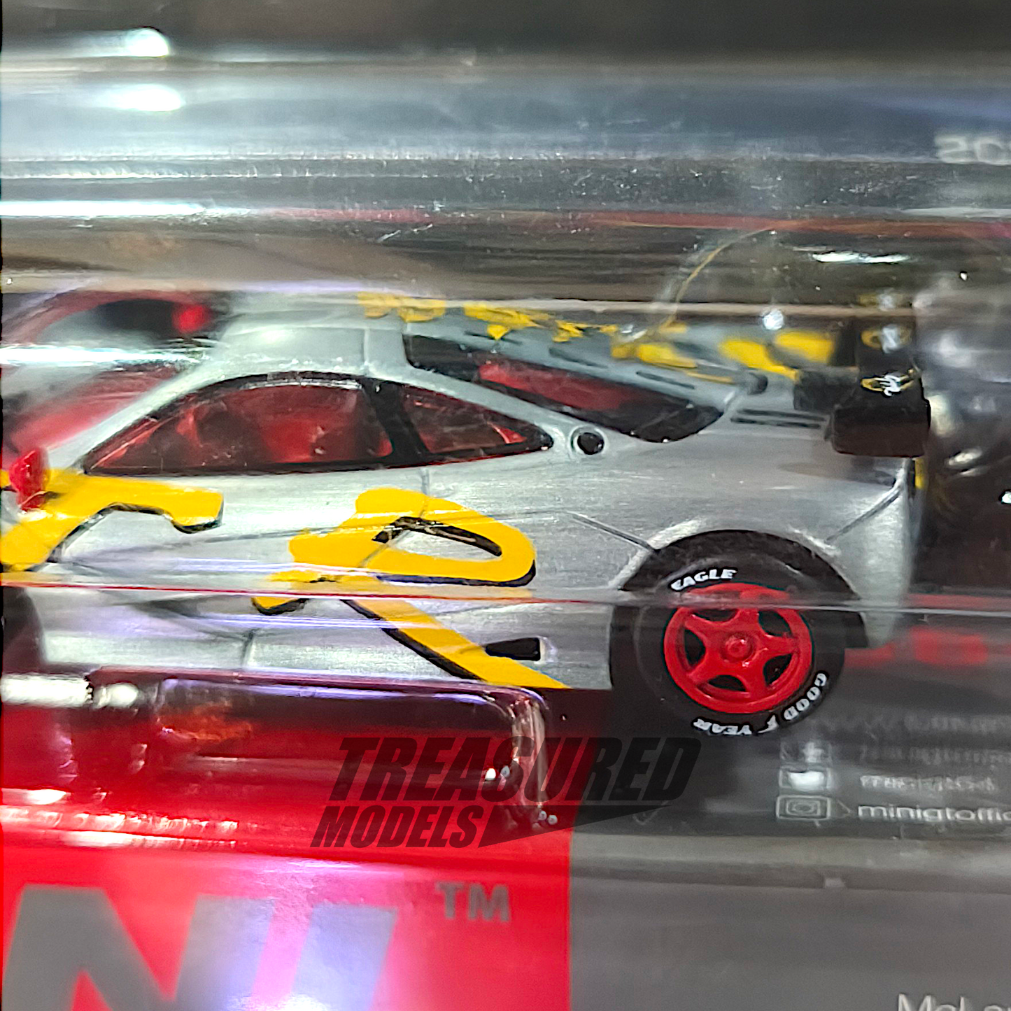 Mini GT CHASE McLaren F1 GTR 1996 Presentation MGT00684 1/64 Diecast