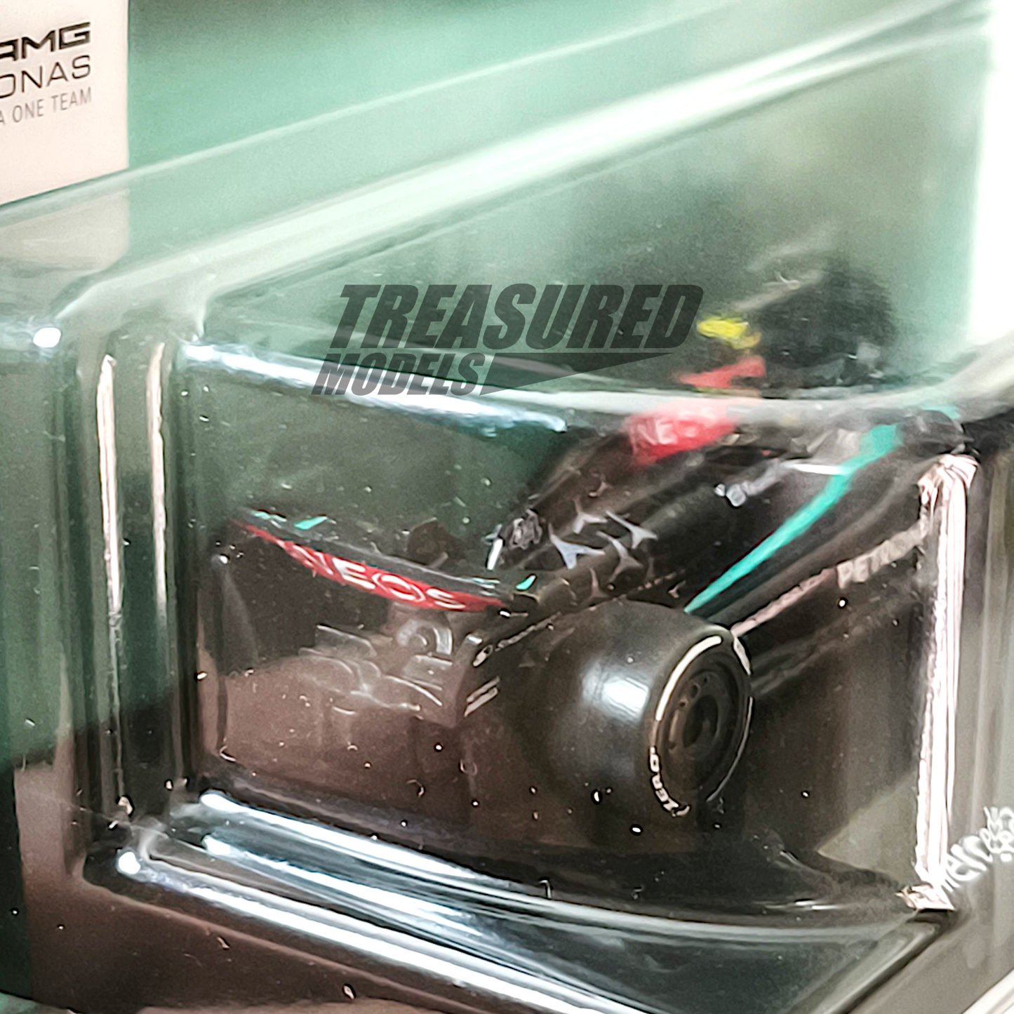 Hot Wheels Mercedes-AMG Petronas Formula One Team #44 Lewis Hamilton 2025 Premium 1/64 Diecast