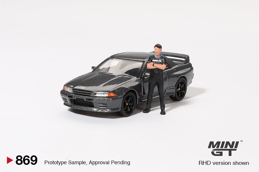 Mini GT Nissan Skyline GT-R (R32) Gunmetal W Matsuda Figure Tsugio Matsuda Collection MGT00869 1/64 Diecast