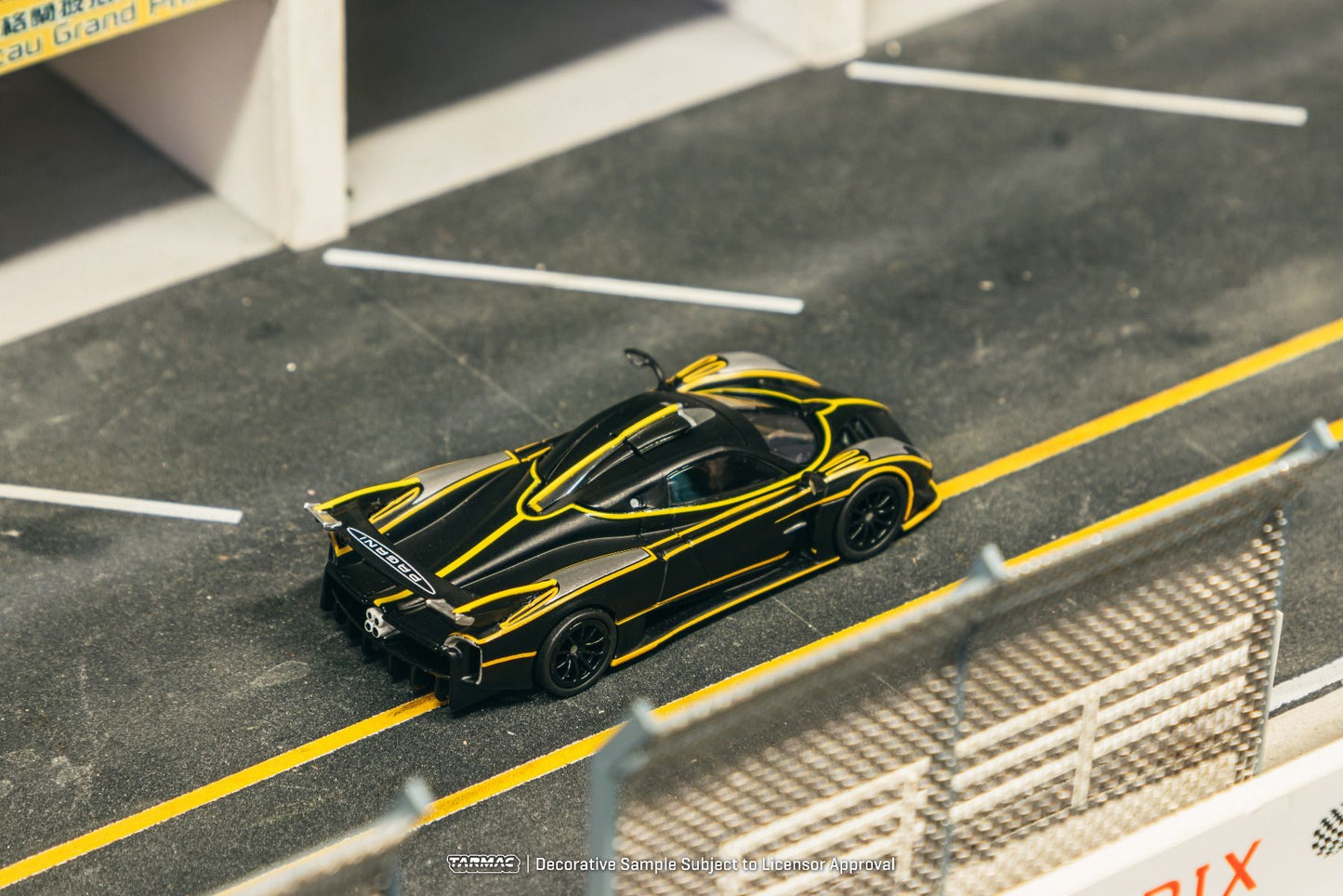 Tarmac Works Pagani Huayra R Matt Black Silver T64G-TL035-MBS 1/64 Diecast