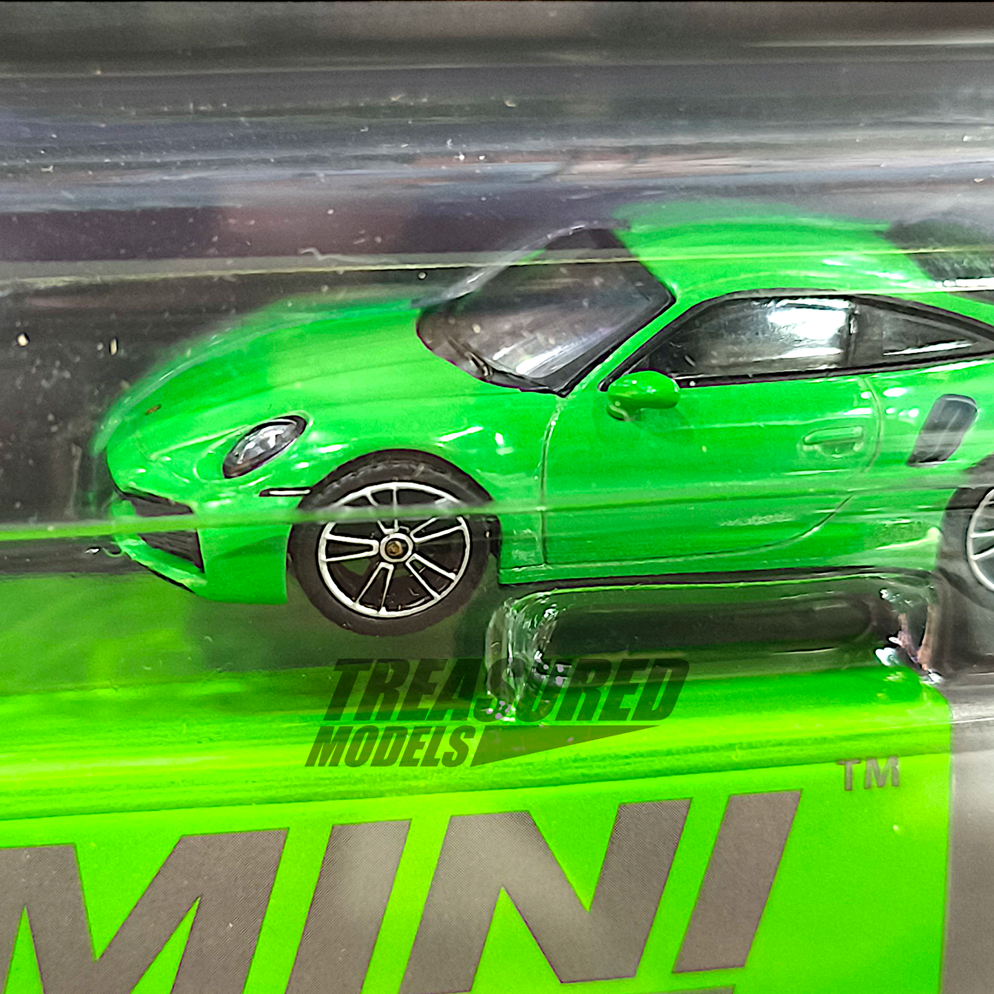 Mini GT Porsche 911 Turbo S Python Green Petersen Automotive Museum Blister Packaging MGT00525 1/64 Diecast