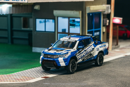 Tarmac Works Toyota Hilux Toyo Tires T64-041-TOYO 1/64 Diecast