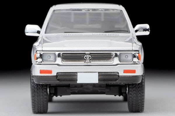 Tomica Limited Vintage Neo Toyota Hilux 4WD Pickup DoubleCab SSR (Silver) 1991 LV-N256c 1/64 Die Cast