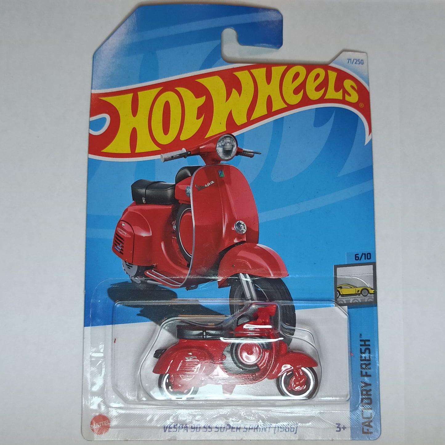 Vespa 90 SS Super Sprint (1966) Monza Red 2024 Hot Wheels 1/64 Diecast