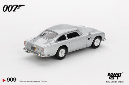 [Pre-Order] Mini GT Aston Martin DB5  “Casino Royale” English Card MGT00909 1/64 Diecast