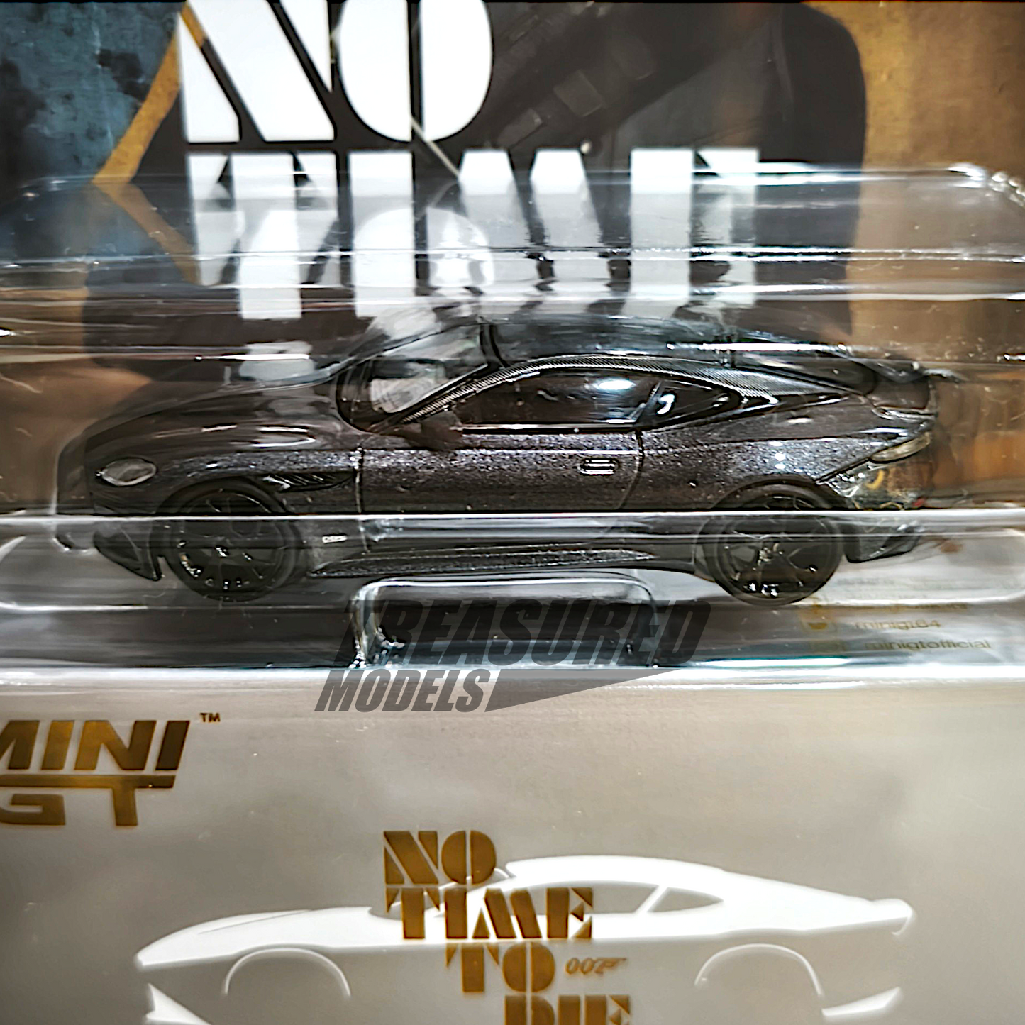 Mini GT Aston Martin DBS 007 Edition MGT01008 1/64 Diecast