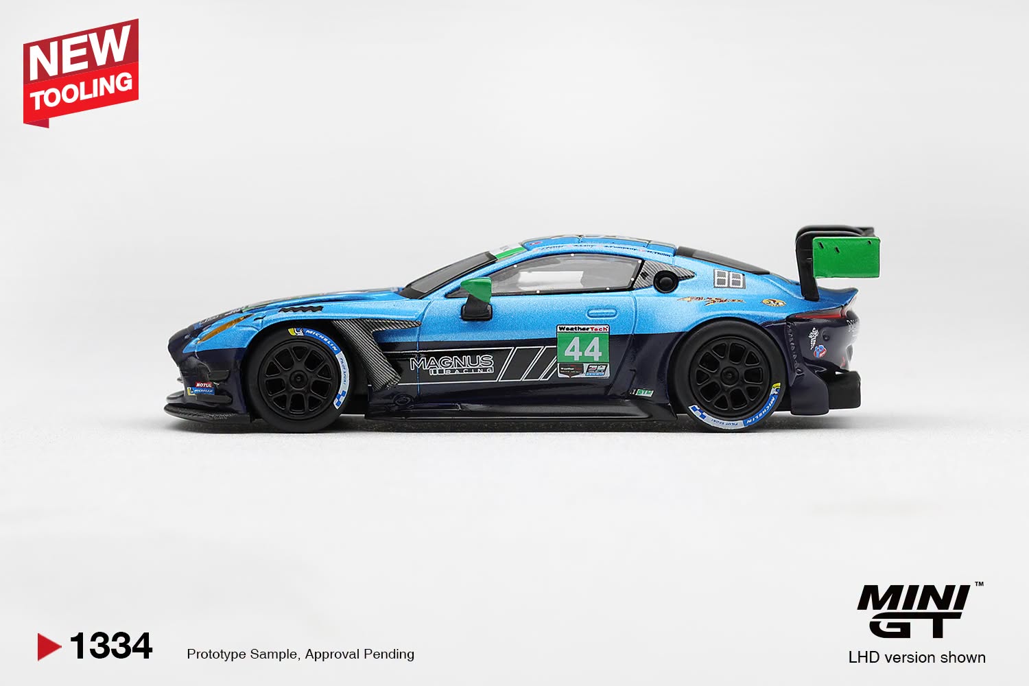 Pre-Order] Mini GT Aston Martin Vantage GT3 Evo #44 Magnus Racing