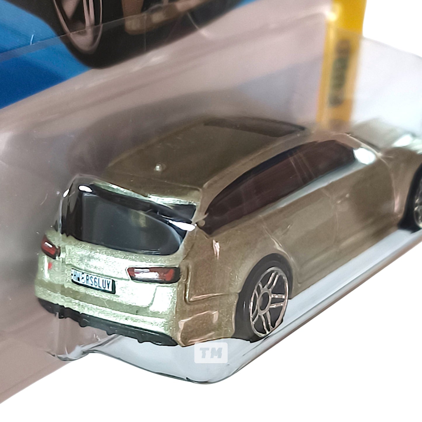 Hot Wheels Audi 17 RS 6 Avant Metalflake Champagne 2026 Basic 1/64 Diecast