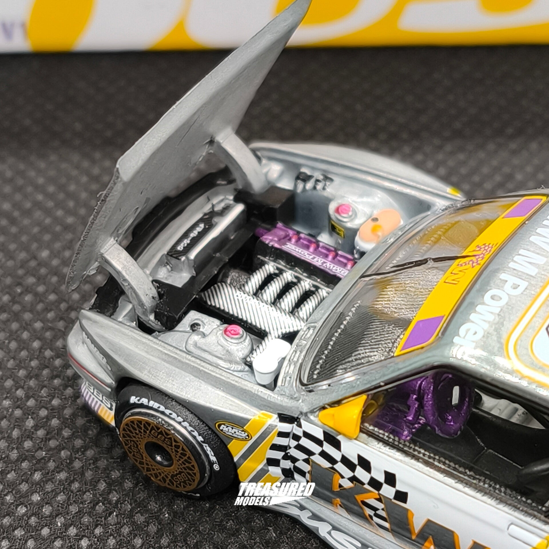 CHASE! Kaido House BMW M3 Kaido KW V1 Chase KHMG194 1/64 Diecast