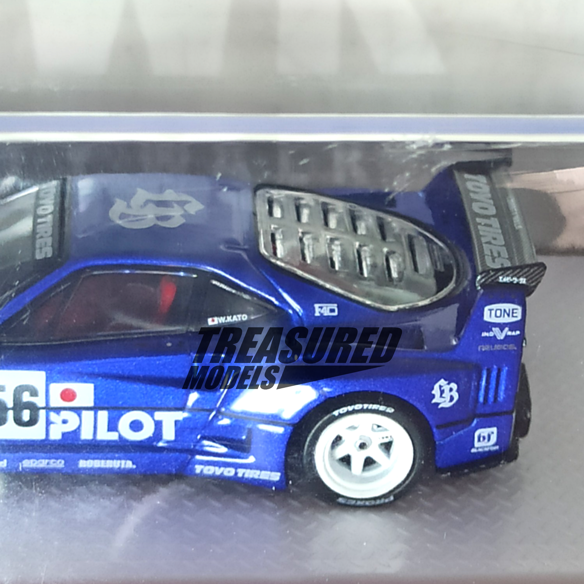 Inno64 Ferrari F40 LBWK Tokyo Auto Salon 2024 1/64 Die Cast Inno64 Ferrari F40 LBWK Tokyo Auto Salon 2024 1/64 Die Cast