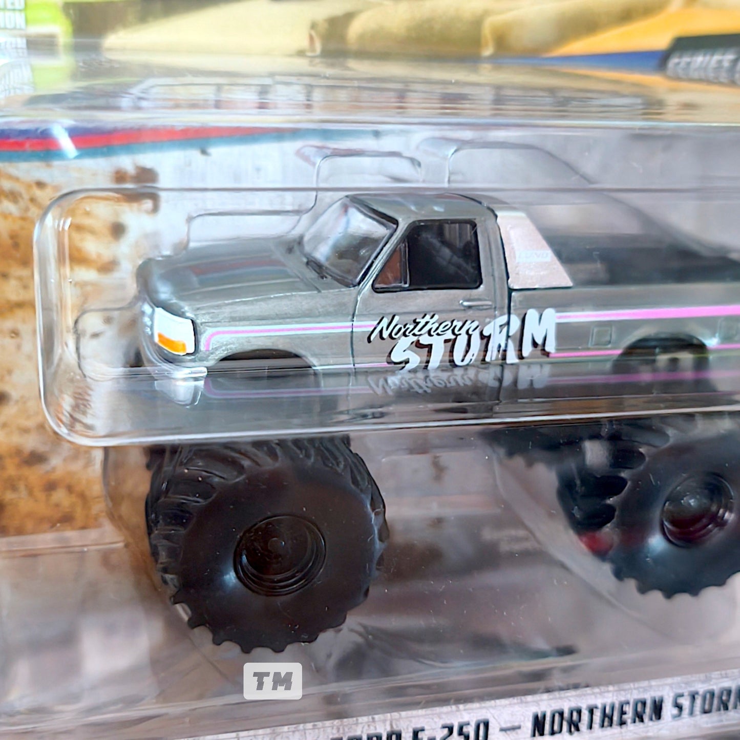CHASE! GreenLight Ford 1993 F-250 Northern Storm CHASE Kings of Crunsh Series 16 1/64 Diecast