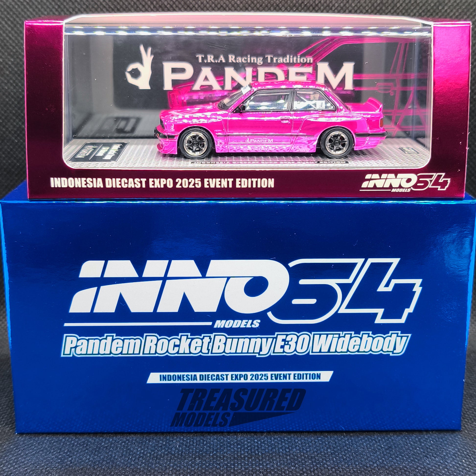 Inno64 CHASE BMW E30 Widebody Pandem Rocket Bunny IDE 2025 1/64 Diecast