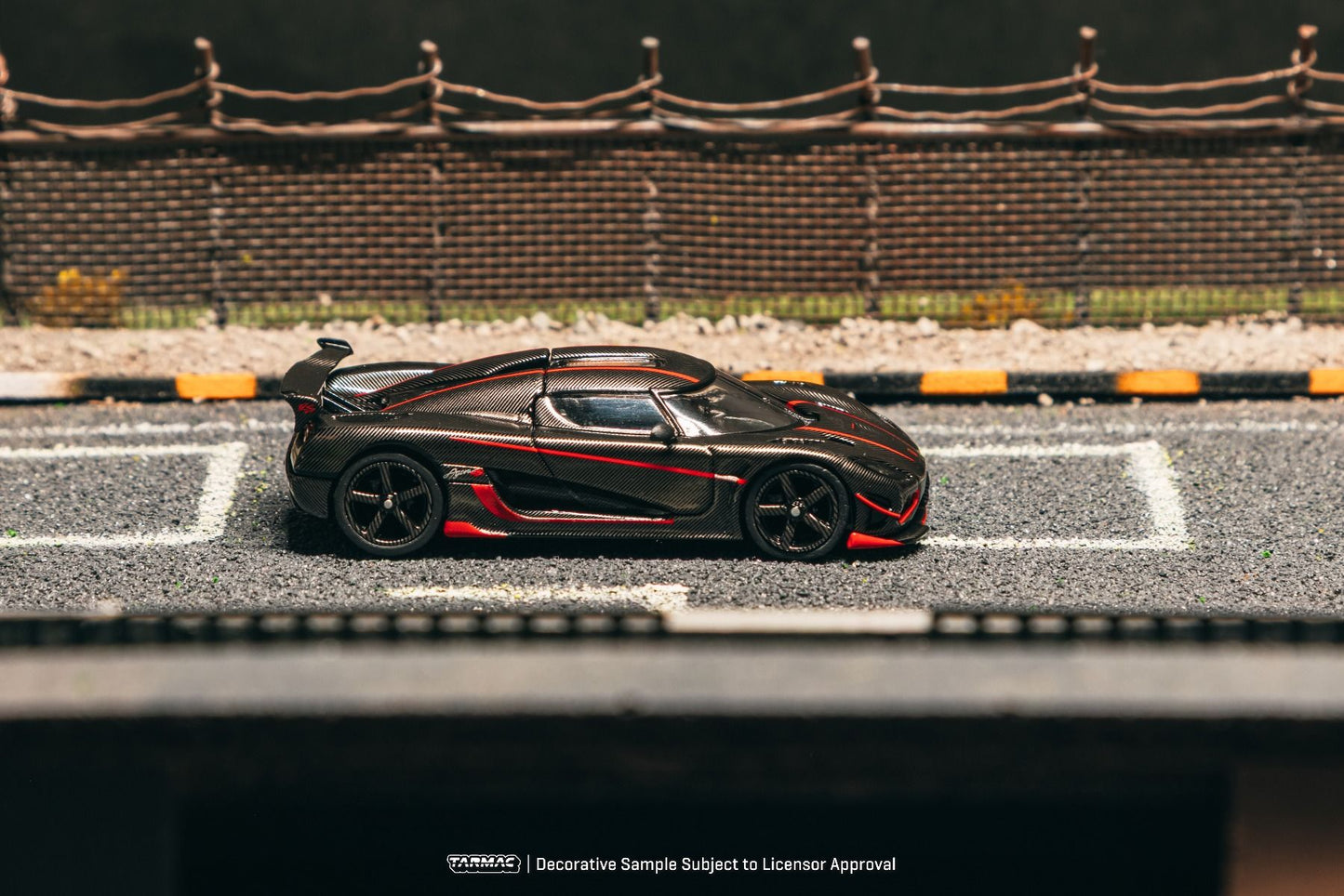 Tarmac Works Koenigsegg Agera RS Black Carbon Fiber Red Accents 1/64 Diecast