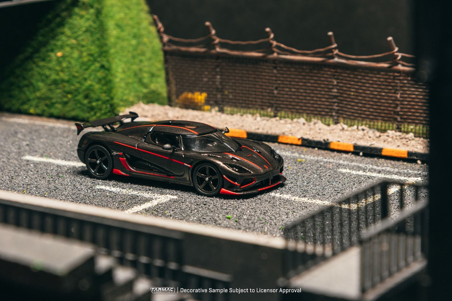 Tarmac Works Koenigsegg Agera RS Black Carbon Fiber Red Accents 1/64 Diecast