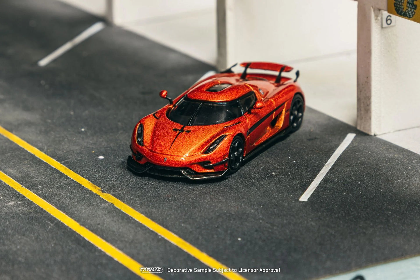 Tarmac Works Koenigsegg Regera Orange Metallic Black Stripes T64G-TL017-OR 1/64 Diecast