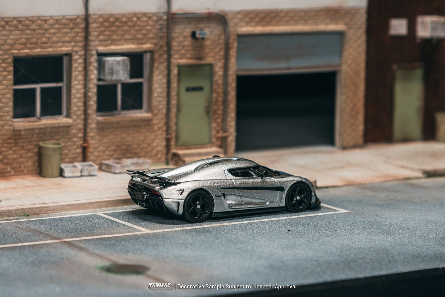Tarmac Works Koenigsegg Regera Silver Metallic  Blue Accents + Tarmac Cards Combo Set 1/64 Diecast