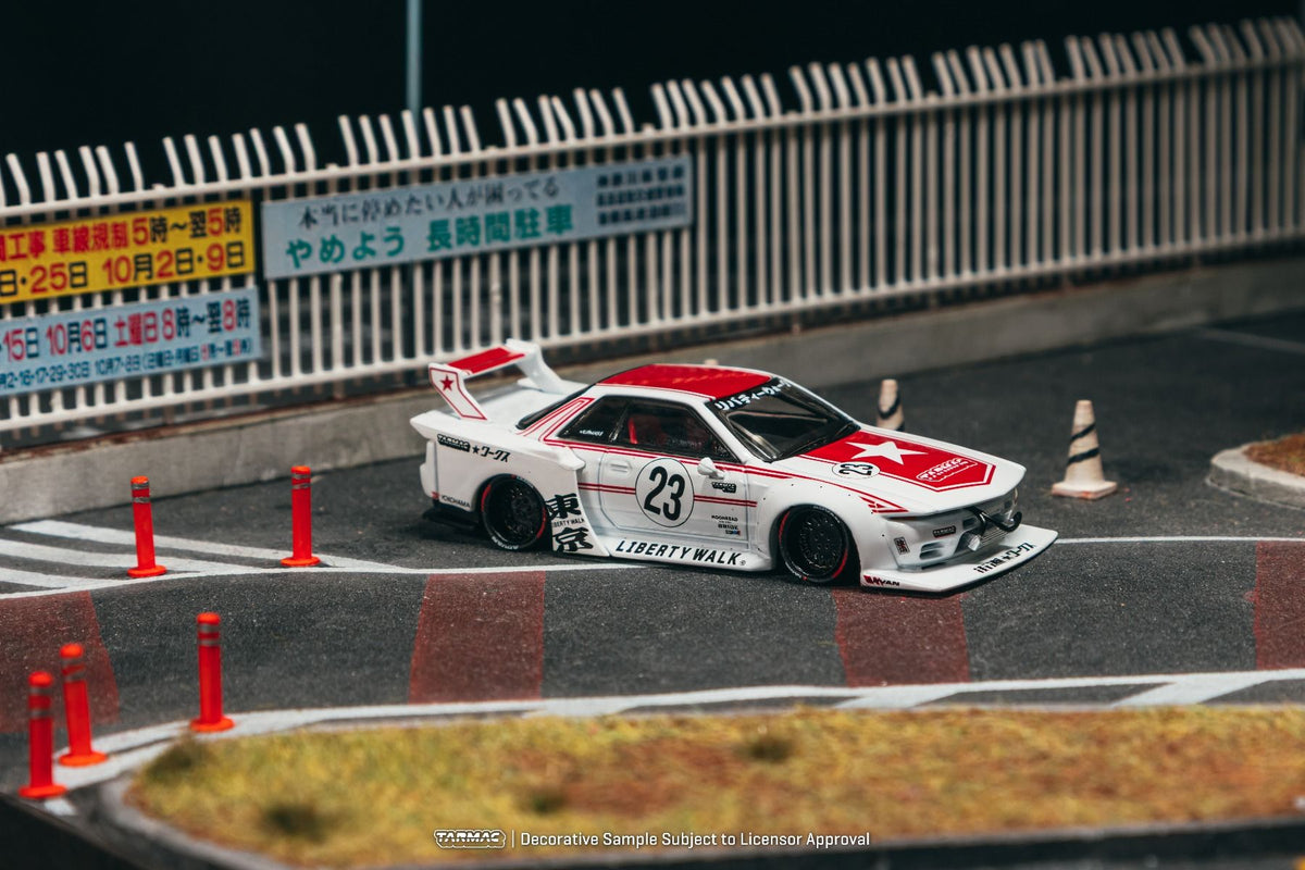 [Pre-Order] Tarmac Works LB-KAIDO WORKS Nissan R32 Skyline TARMAC + Trading Cards Combo Set T64-097-25TAS 1/64 Diecast