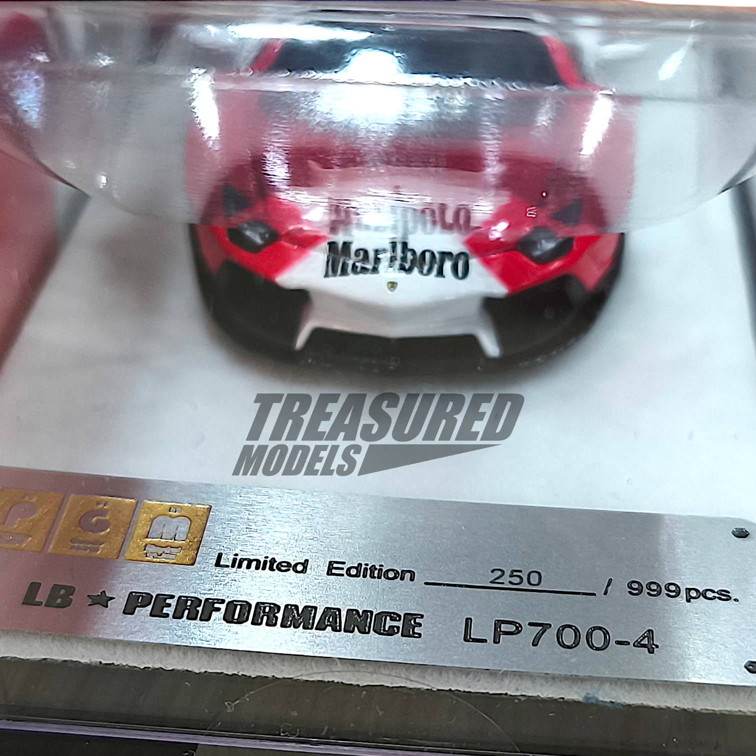 PGM Lamborghini LB Aventador LP700 White Red PGM-640405 1/64 PGM Lamborghini LB Aventador LP700 White Red PGM-640405 1/64