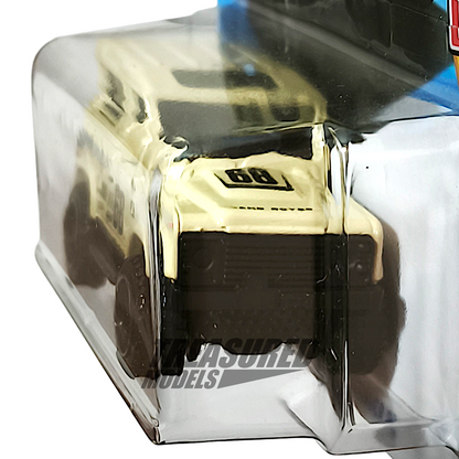 Hot Wheels Land Rover Defender 90 Tan 2025 Main Line Then and Now 1/64 Diecast