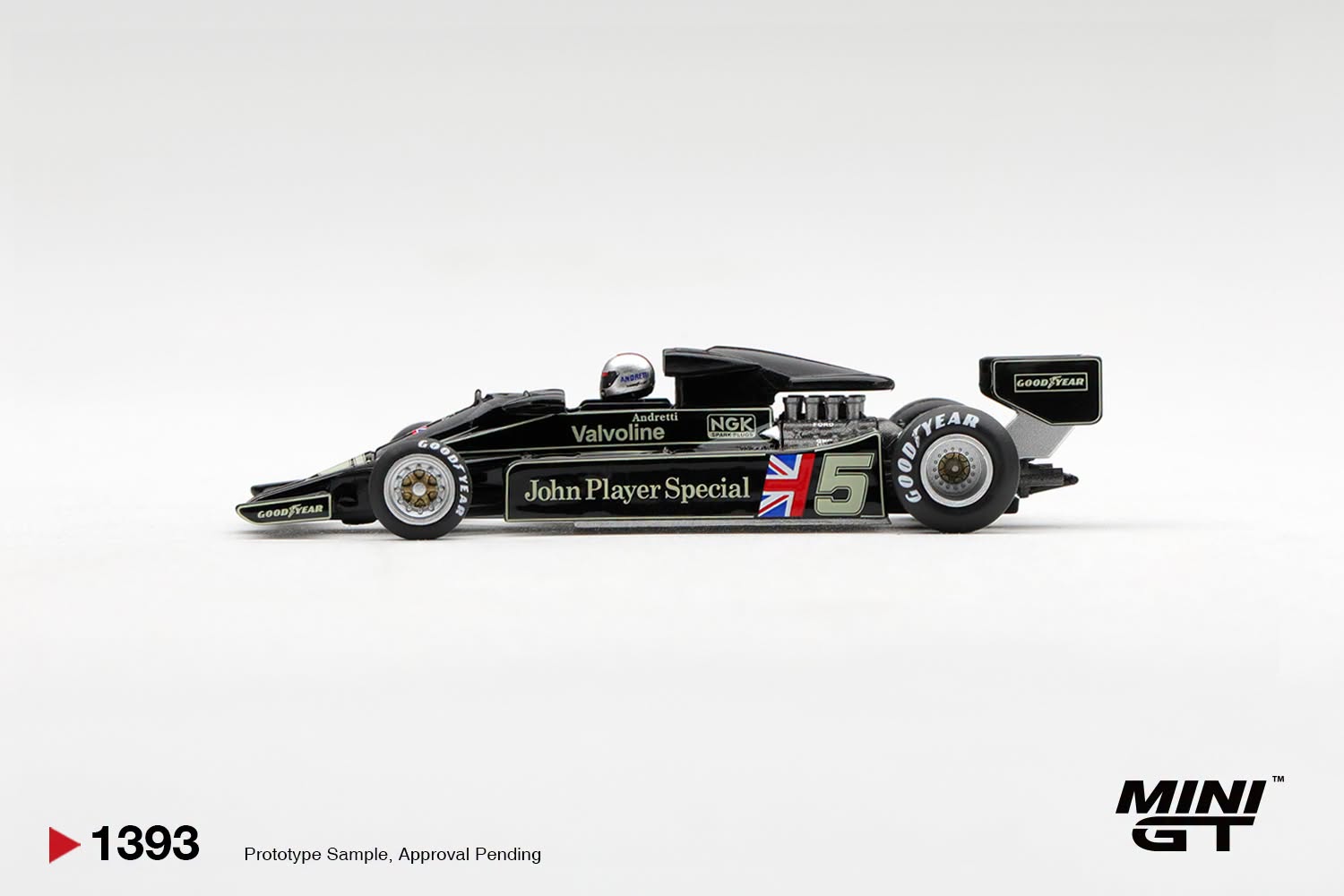 PRE-ORDER] MINI GT Lotus 78 #5 Mario Andretti 1977 US GP West