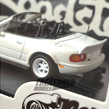 MicroTurbo Mazda MX-5 Eunos Roadster NA Customized Version Metallic White MT6403C4 1/64 Diecast