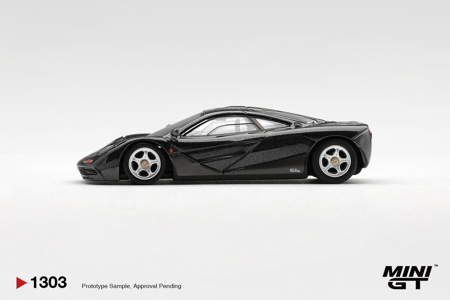 [Pre-Order] Mini GT McLaren F1 Blue Black Metallic MGT01303 1/64 Diecast