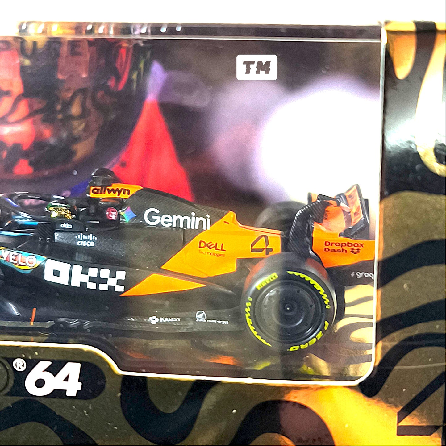 Mini Champs 64 McLaren MCL39 #4 Lando Norris Gold Helmet Championship Race Cool Car Show 2026 China Event Exclusive1/64 Diecast