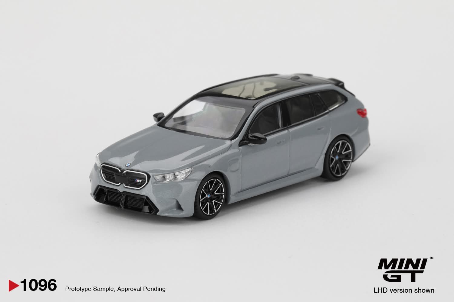 Mini GT BMW M5 Touring G99 Brooklyn Grey Metallic MGT01096 1/64 Diecast