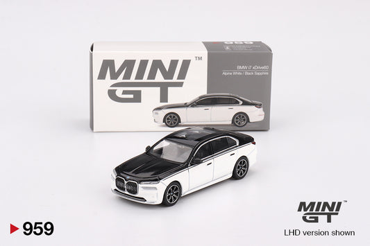 Mini GT BMW i7 xDrive60 Alpine White-Black Sapphire MGT00959 1/64 Die Cast