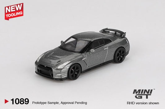 Mini GT Nissan GT-R 2013 Dark Metal Gray (NISMO R35 CRS Version) MGT01089 1/64 Die Cast