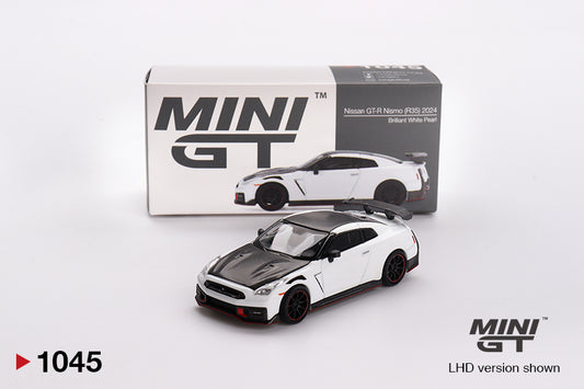 Mini GT Nissan GT-R Nismo 2024 Brilliant White Pearl MGT01045 1/64 Diecast