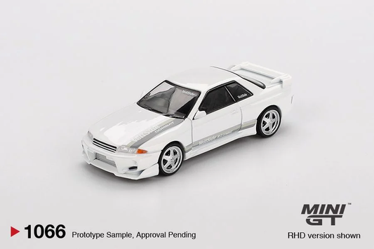 Mini GT Nissan Skyline GT-R R32 VeilSide Combat White MGT01066 1/64 Die Cast