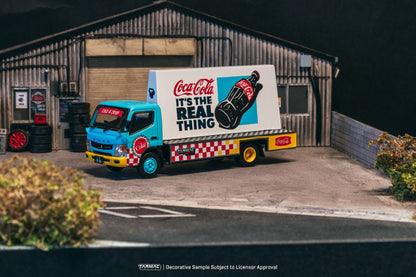 Tarmac Works Mitsubishi Fuso Canter - Advertisement Truck COCA- COLA T64T-TL002-CC2 1/64 Diecast