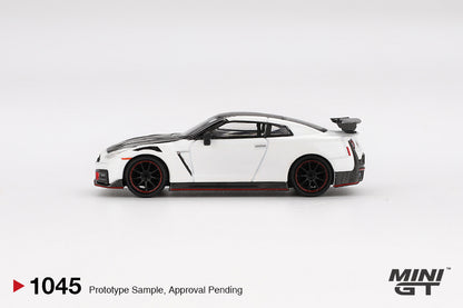 Mini GT Nissan GT-R Nismo 2024 Brilliant White Pearl MGT01045 1/64 Diecast