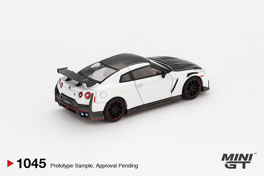 Mini GT Nissan GT-R Nismo 2024 Brilliant White Pearl MGT01045 1/64 Diecast