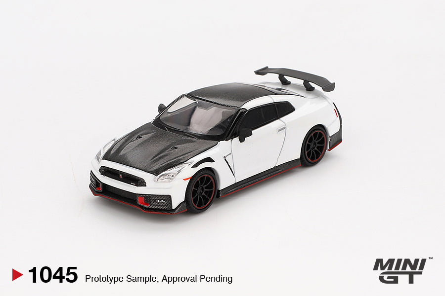 Mini GT Nissan GT-R Nismo 2024 Brilliant White Pearl MGT01045 1/64 Diecast