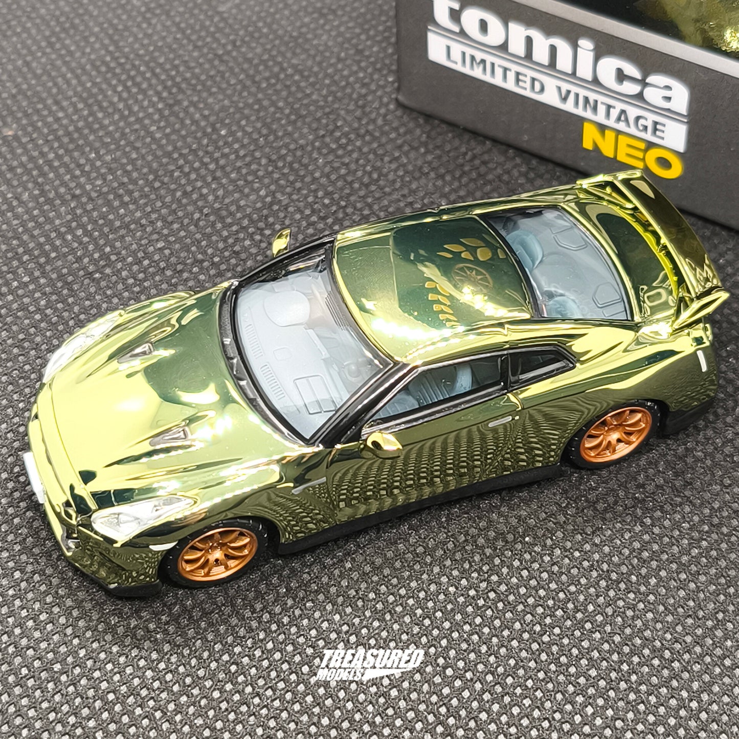 TomyTec Tomica Limited Vintage Neo TLV-N Nissan GT-R Premium edition T-spec 2024 Model 10th Million Celebration 1/64 Diecast