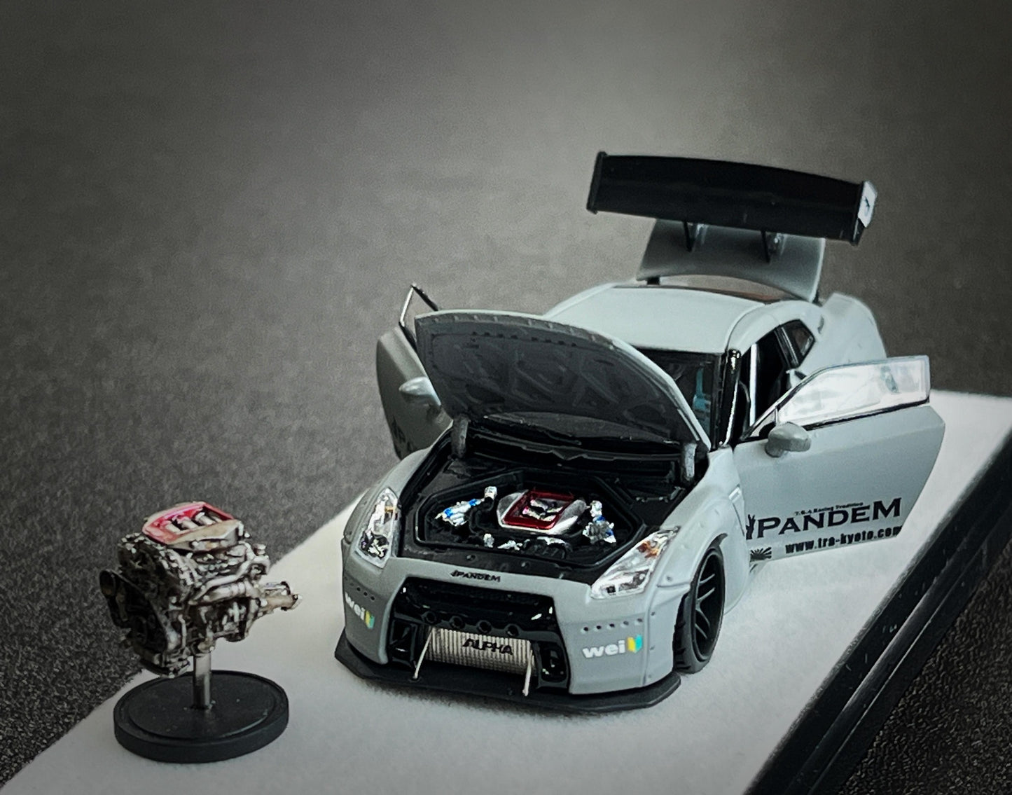 PGM Nissan GT-R R35 Pandem Rocket Bunny Combet Gray Ordinary Version PGM-640703 1/64 Diecast