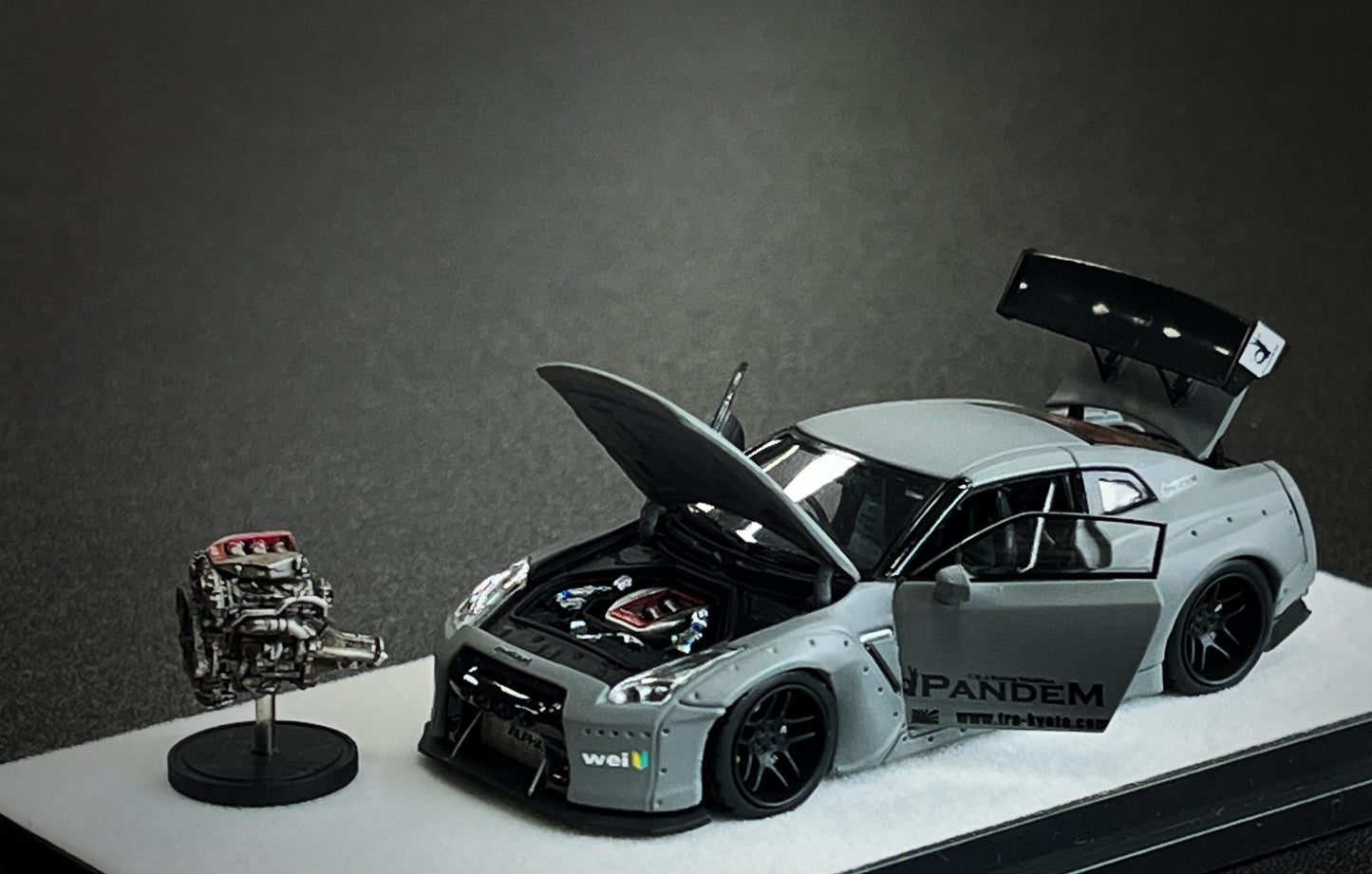 PGM Nissan GT-R R35 Pandem Rocket Bunny Combet Gray Ordinary Version PGM-640703 1/64 Diecast