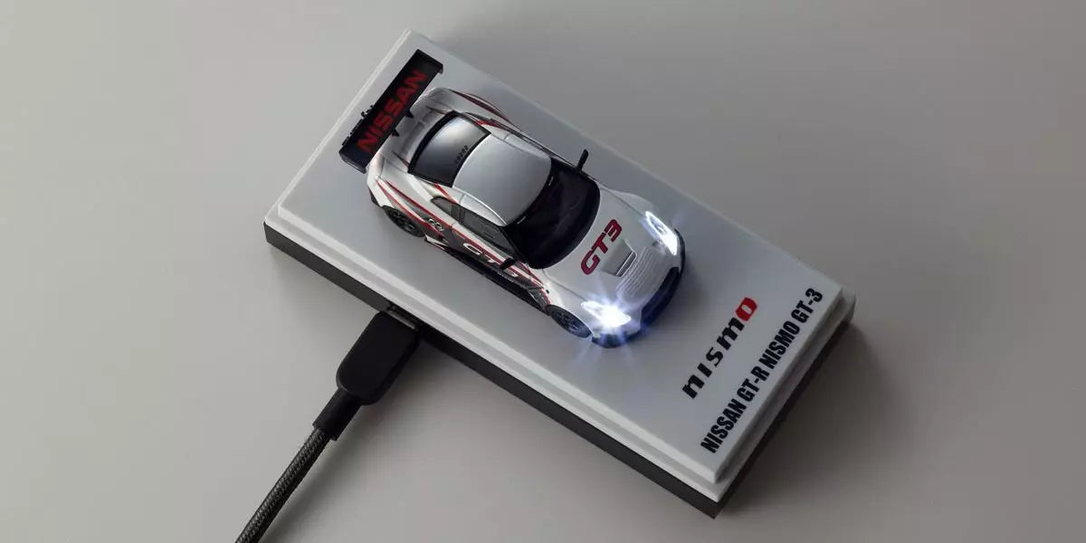 Kyosho Nissan Nismo R35 GT-R GT3 with LED White K07131LW 1/64 Die Cast