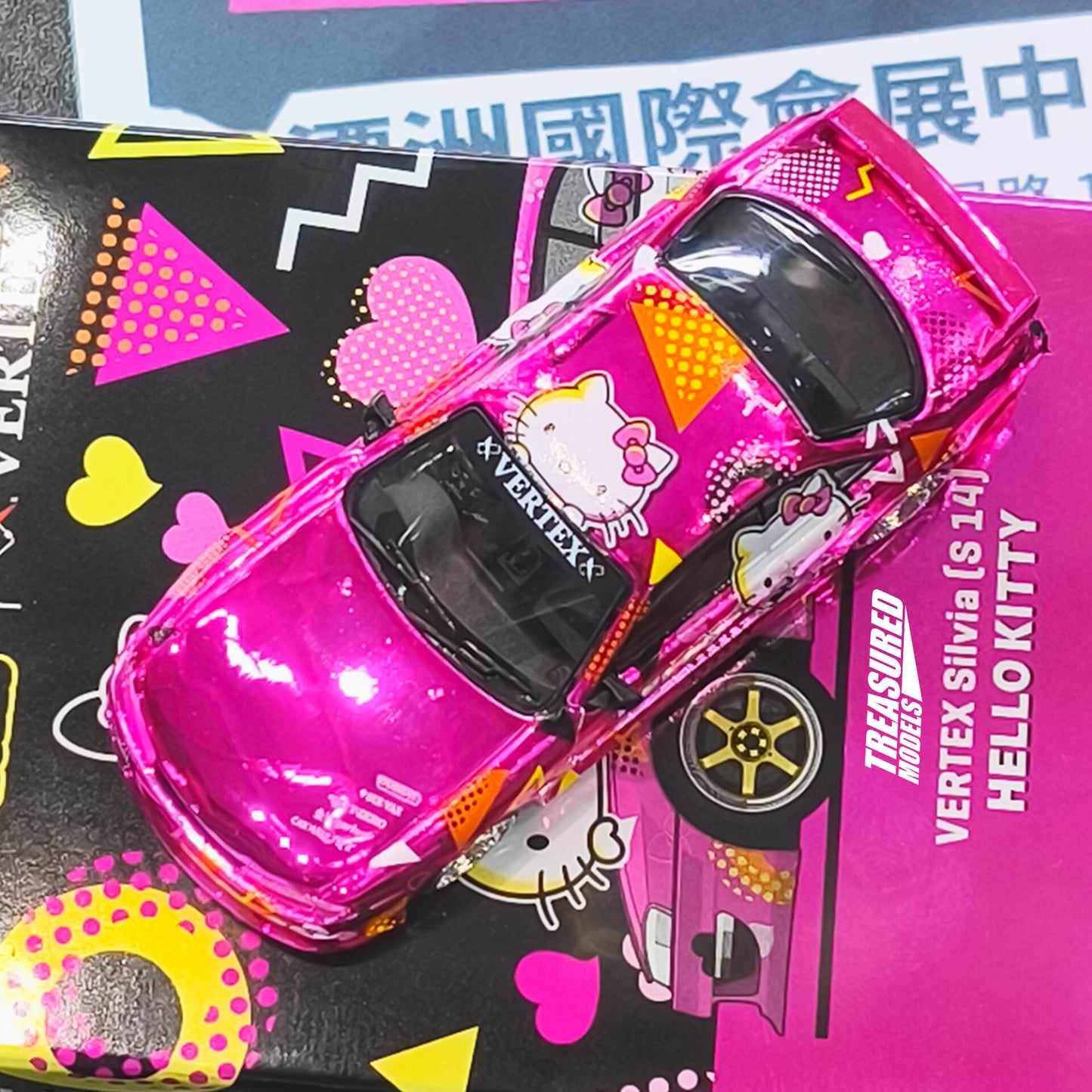 Tarmac Works Nissan Silvia S14 Vertex Hello Kitty Pink Chrome APAxpo 2025 T64G-018-HK2 1/64 Diecast