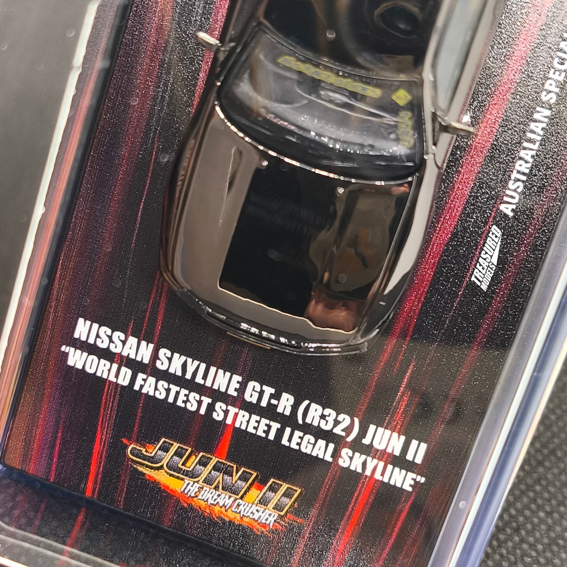 CHASE! Inno64 Nissan Skyline GT-R R32 Black Chrome Chase Jun II