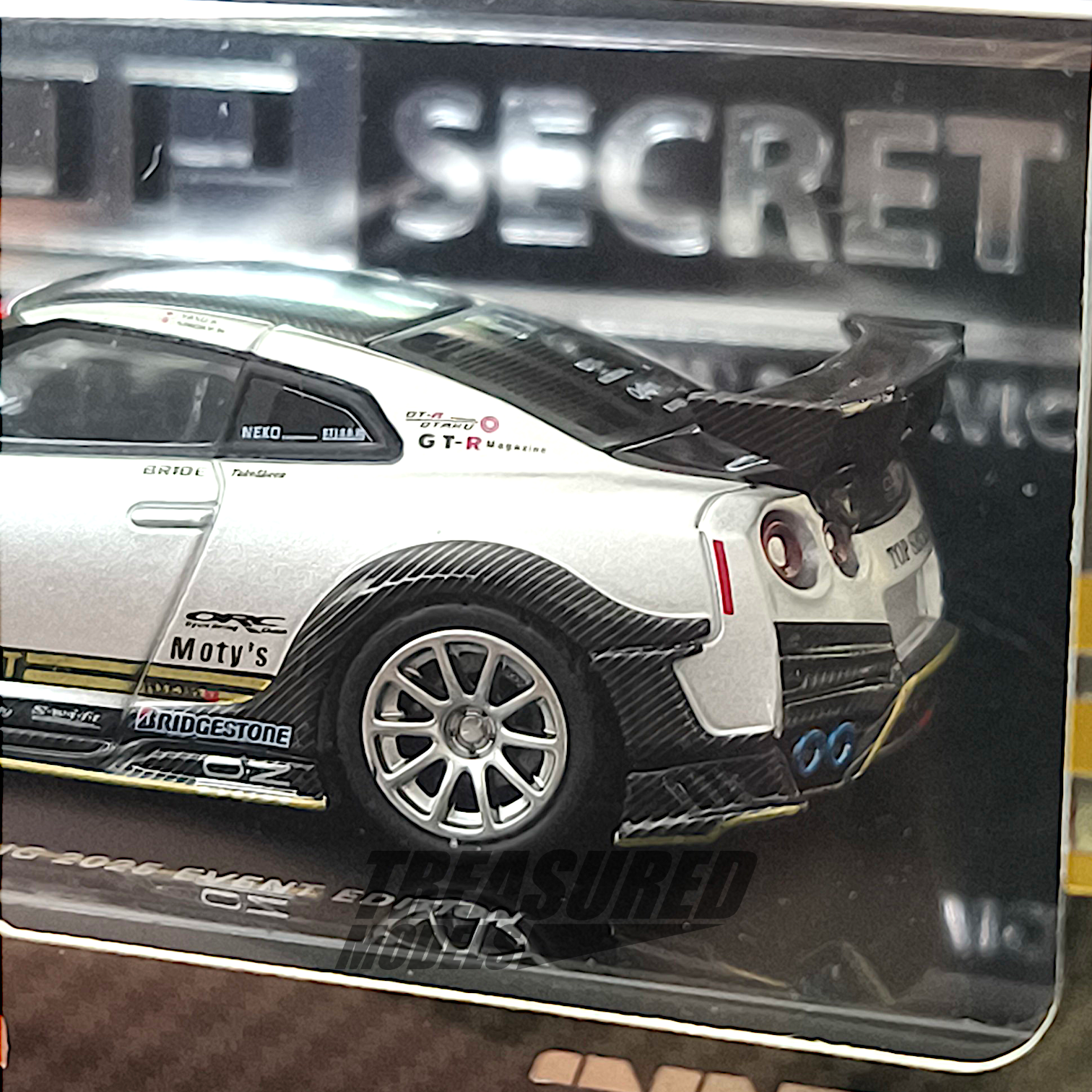 Inno64 2pcs-Set Nissan Skyline GT-R R33 & R35 Top Secret TASHK 25