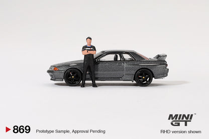 Mini GT Nissan Skyline GT-R (R32) Gunmetal W Matsuda Figure Tsugio Matsuda Collection MGT00869 1/64 Diecast